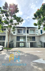 Vilaris Courtyard 3sty with Lift Gated Guarded 5min to Queensbay Mall
