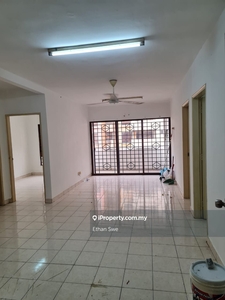 1023sf. Mid Floor. Non bumi. Basic. Refurbish. Best Deal for Sales.