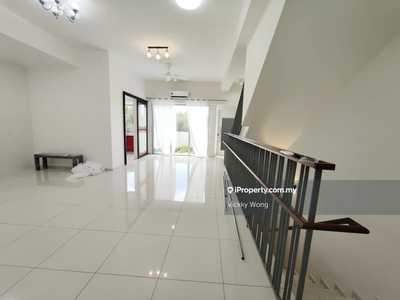 Elevia Residence @ Puchong 3-sty Villa with Private Lift Green View