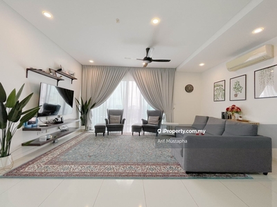 Freehold. Facing Greenery unit. Spacious house with clubhouse faci.