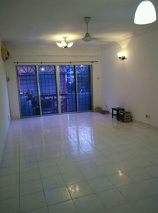 Kayangan Apartment, Bandar Sunway, Well kept unit facing pool with lift. Mid floor. Good condition.