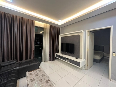Sky Loft Bukit Indah 1+1 bedrooms Fully furnish For Rent