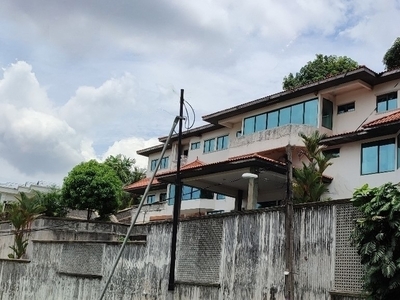 3 STOREY BUNGALOW AT SECTION 5, PETALING JAYA WITH A PANORAMIC VIEW FOR AUCTION