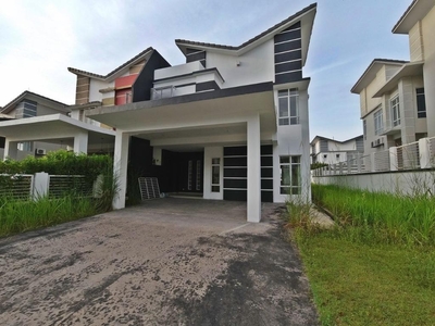 Nilai [Ready Move In] Freehold Modern Townhouse 290K!!