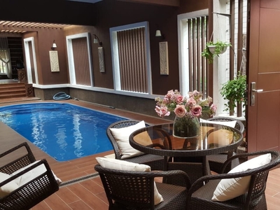 Seksyen 7 Shah Alam. Bungalow with Indoor Pool.