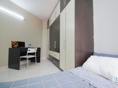 Big Wardrobe Single Room at Palm Spring Condo @ Kota Damansara