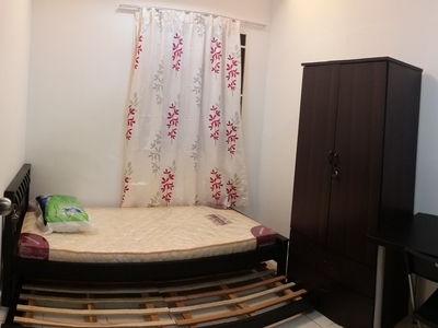 Room for rent, near Glenmarie (Chinese Female)