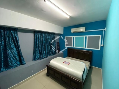 Cybercity apartment phase 2 unit for sale (good package/mampu milik)