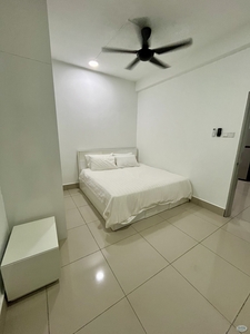 Room with private bathroom free utilities only 1 month deposit