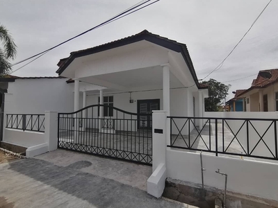 1.5 Storey Semi-D @Bukit Rambai Melaka, Newly Renovated, Partial Furnished Unit