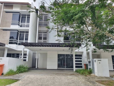 2.5 Storey Hyperlink Terrace House Duta Villa Presint 14 Putrajaya