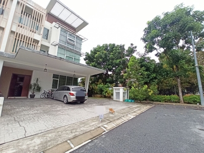 END LOT RENOVATED BIGGER LAND AREA 3 Storey Semi Detached House for Sale at Jacaranda Garden Residence Cyberjaya Near IOI City Mall Putrajaya