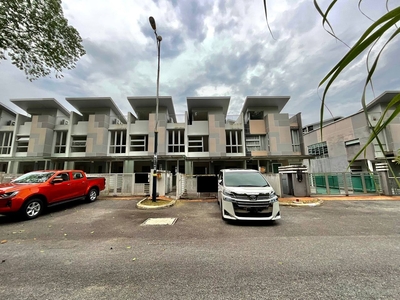 GRAND 4 1/2 Storey Intermediate Terrace Tiara Residence Selayang Selangor