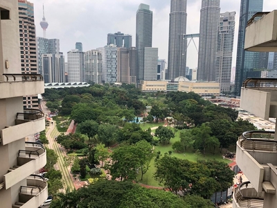 LOCATED IN KLCC PARK WITH KLCC VIEW FROM BALCONY Binjai on the Park Condominium FOR SALE