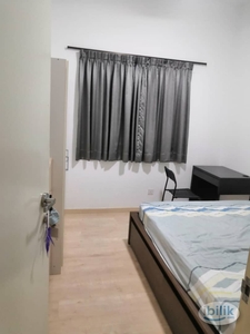 Parkhill Residence Medium Room for Rent (Available May)