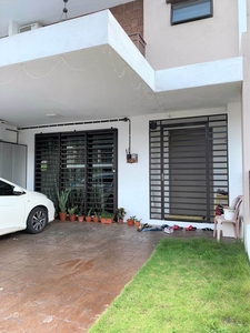 PARTIAL FURNISHED Double Storey Taman Saujana KLIA Kota Warisan Sepang