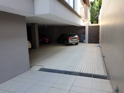 RENOVATED Bungalow Primo 1 The Enclave Bukit Jelutong with Swimming Pool