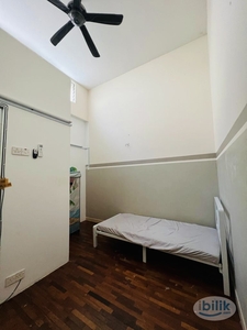 Single Room at Kota Kemuning, Shah Alam, Immediatle move in Preference available, Aircond Room