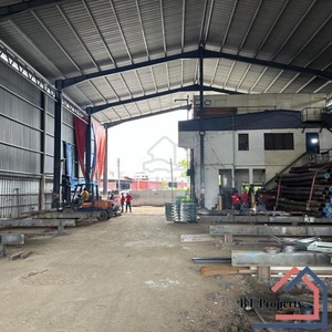 Warehouse For Rent @ Bintawa