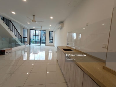 New 3 storey house near by Ioi Mall Puchong