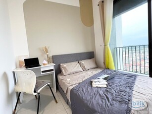 【3 mins walking to MRT KGL】Netizen Residence Middle Room come with Balcony
