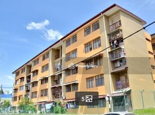 Affordable apartment walking to school in the center of Seremban town below RM60,000