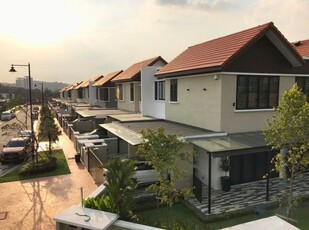 BK8,Bandar Kinrara Puchong, Freehold Move in conditon Double storey Bungalow