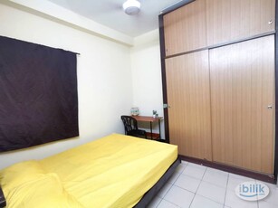 Casa Subang Female Medium Room Walk To BRT Near Mydin, Segi, Damen