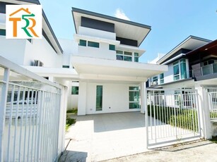Double storey Cluster For Sale at The Cove Horizon Hills