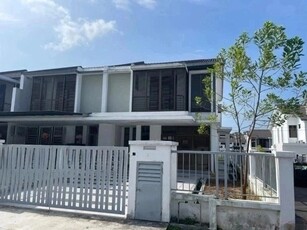 Double storey terrace end lot w 5ft land for sale at Rini Homes 7 Johor