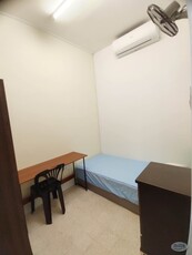 Full Furnish Single Room with aircond at Taman Paramount Petaling Jaya