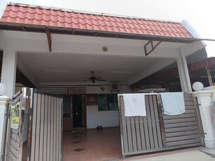 Fully renovated, extended and furnished single storey nonbumi in Garden Avenue, Seremban 2