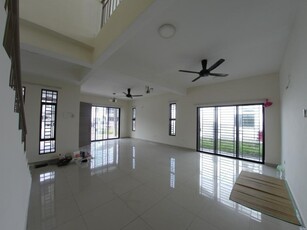 Lakeside Residence,Puchong Selangor,2 storey terrace for sale