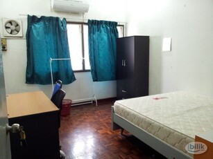 Middle room at all female unit