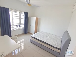 ✨Middle Room 中房 at Casa Residenza, Kota Damansara, Near MRT Kota Damansara