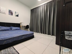 Middle Room at Taman Bukit Serdang, Seri Kembangan