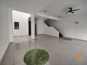 Pentas 3 Alam Impian Double Storey Superlink House Partially Furnished For Rent