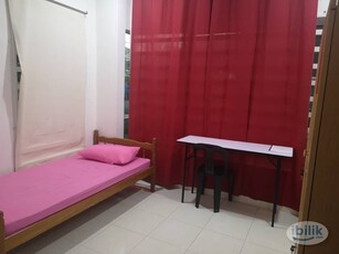 Single Room at Gong Badak, Kuala Terengganu
