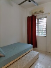 Single Room at Setia Alam for female only very low density