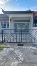 Single storey terrace in Taman Seremban Jaya newly painted and moved in condition below RM300K