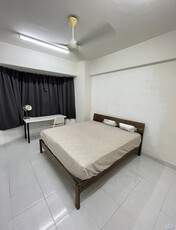 Spacious Middle Room at Main Place Residence, UEP Subang Jaya