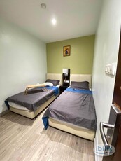 3 mins walk ‍♂LRT Pasar Seni Room rent at Petaling Street