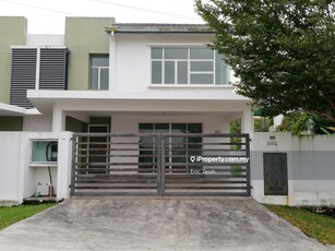 Freehold 2 storey semi-D house for Sale