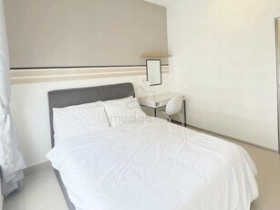 Fully Furnished Medium Room with Aircond in Austin Regency, Tebrau