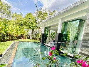 Modern resort style bungalow with pool for sale