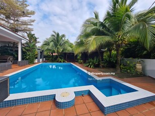 Port Dickson Family Friendly-Spacious Balinese Villa 5 mins to beach
