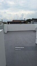 Town hse w roof garden for rent or sale