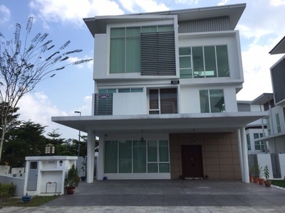 CORNER 3S Fully Furnished Bungalow | 6R6B |