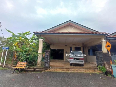 Freehold 1 Storey Terrace House in Perkampungan Batu Hitam, Kuantan