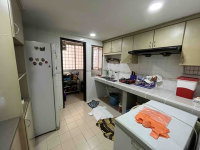 Vista saujana apartment for rent at kepong wangsa permai, partially furnished, tiles floor, 1 carpark ,washing machine
